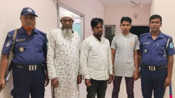 জাতীয় পরিচয়পত্র করতে এসে ধরা পড়লেন দুই রোহিঙ্গা