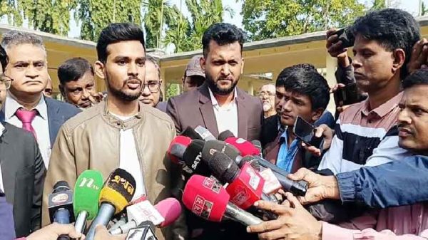 ভারতের সঙ্গে নতজানু পররাষ্ট্রনীতি থেকে সরে এসেছে সরকার: আসিফ মাহমুদ