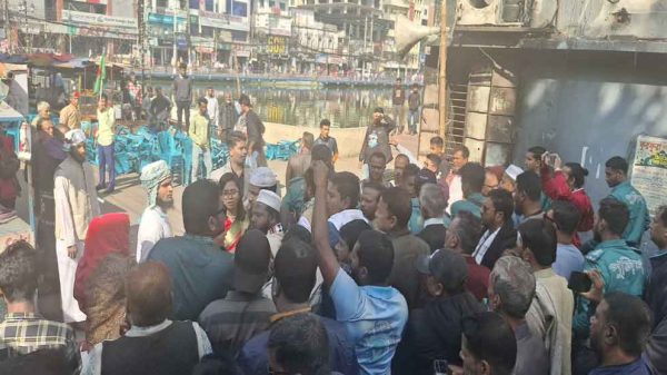 বরিশালে জাতীয় নাগরিক কমিটির সভায় হামলা, ভাঙচুর ও মারধর