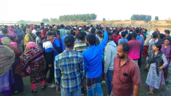 ব্রহ্মপুত্র নদে ফুটবল তুলতে গিয়ে তিন কিশোরের মৃত্যু