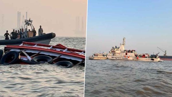 মুম্বাই উপকূলে ফেরি ও স্পিডবোট সংঘর্ষ