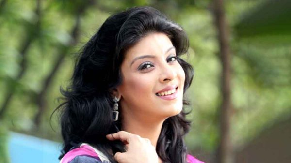 সাদিয়া ইসলাম মৌ