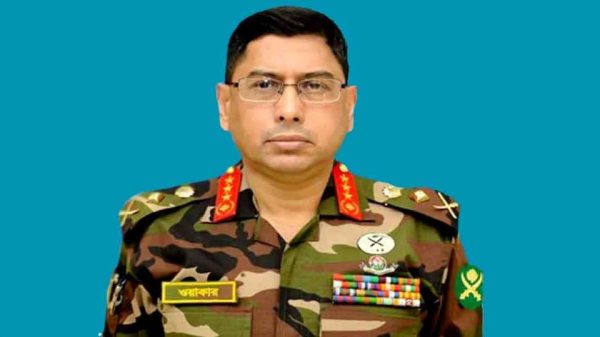 সেনাপ্রধান জেনারেল ওয়াকার-উজ-জামান