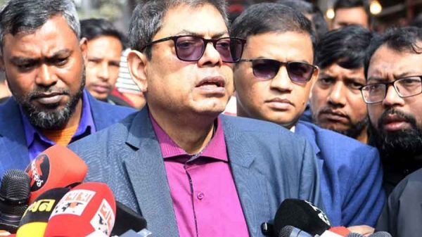 অবৈধ পলিথিন শপিং ব্যাগ উৎপাদন বন্ধে অভিযান