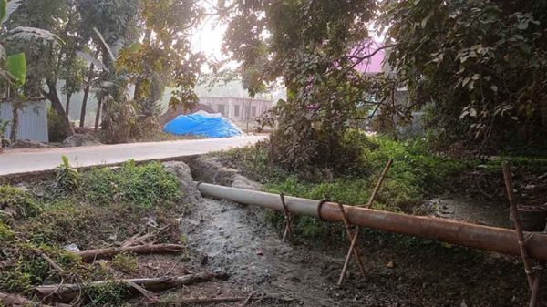 ড্রেজার পাইপ স্থাপন, ধসে পড়ার শঙ্কা