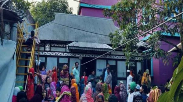 গজারিয়ায় গৃহবধূর ঝুলন্ত লাশ উদ্ধার