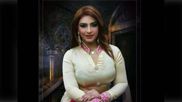 পাকিস্তানে মঞ্চ অভিনেত্রী মাহনূর
