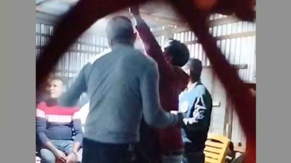 পার্টিতে মদ খেয়ে নেচে গেয়ে ভাইরাল দুই পুলিশ