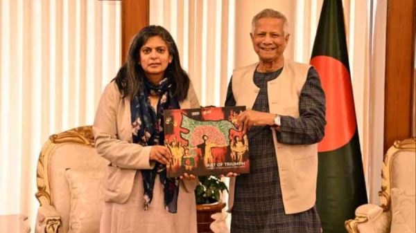 রাষ্ট্রীয় অতিথি ভবন যমুনায় ব্রিটিশ এমপি রূপা হকের সাথে সৌজন্য সাক্ষাতে প্রধান উপদেষ্টা