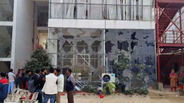 ল্যাভেন্ডার গার্মেন্টসে হামলা