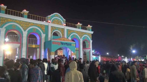 শিল্প ও পণ্য মেলাকে কেন্দ্র করে উৎসবের আমেজ