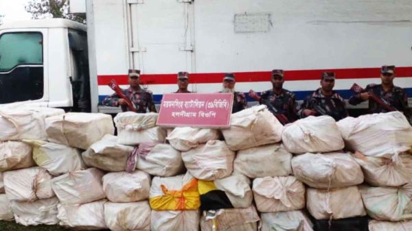 সীমান্তে ভারত থেকে পাচারকালে ২১৫০ কেজি গরুর মাংস জব্দ