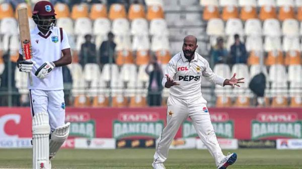 ৪৮ রানে ৭ উইকেট হারাল পাকিস্তান