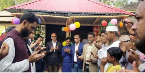 বৈষম্য বিরোধী ছাত্র আন্দোলনে আহত সানাউল্লাহকে দোকানঘর উপহার দিলেন জেলা প্রশাসক