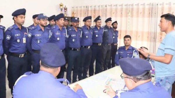 জামালপুর জেলাপুলিশ সুপার কর্তৃক মেলান্দহ থানা আকস্মিক পরিদর্শন