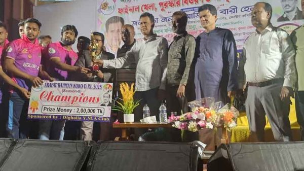 কোকো স্মৃতি ডি পিএল ক্রিকেট টুর্নামেন্টে