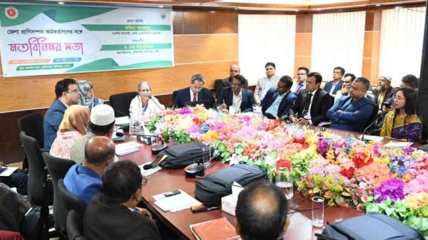 মাংস ও ডিম আমদানি নিরুৎসাহিত করার আহ্বান