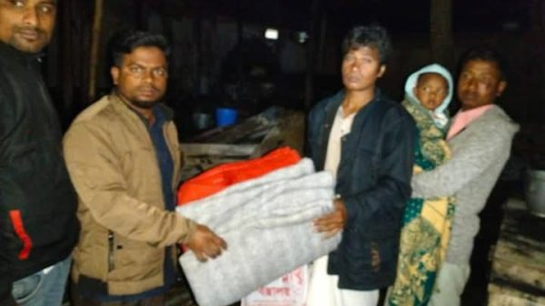 বৈদ্যুতিক শর্ট সার্কিটে অগ্নিকাণ্ডের ঘটনায় বাড়ি ঘর পুড়ে ছাই