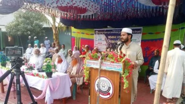 কাহারোলে ইফতার মাহফিলে জামায়াতের এমপি প্রার্থী মতিউর রহমান