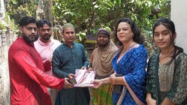 মুন্সীগঞ্জে নারী ও শিশু অধিকার ফোরামের ঈদ বস্ত্র ও খাদ্য সামগ্রী বিতরণ