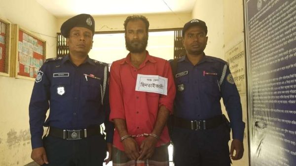 লক্ষাধিক টাকার গহনা ছিনতাই