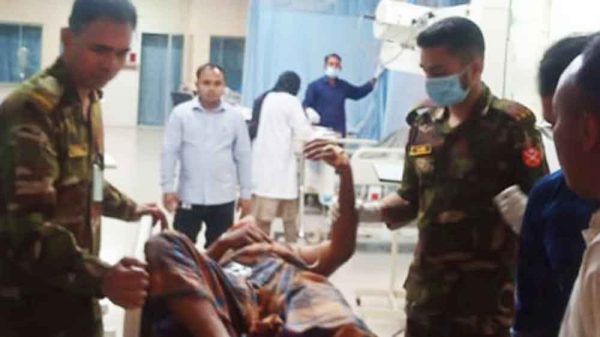সাবেক সেনা  সদস্যকে কুপিয়ে জখম