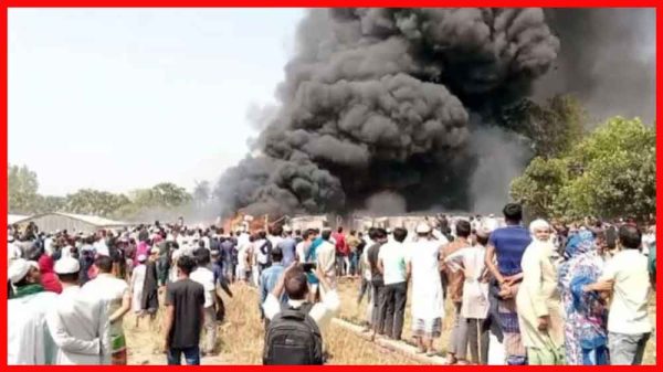 সাভারের আশুলিয়ায় ঝুট গোডাউনে ভয়াবহ অগ্নিকাণ্ড