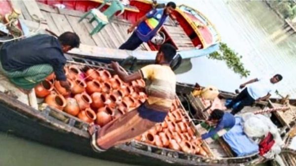 কাউখালীতে ভ্রাম্যমাণ আদালতের অভিযানে এক লক্ষ গলদা চিংড়ি রেনু পোনা জব্দ