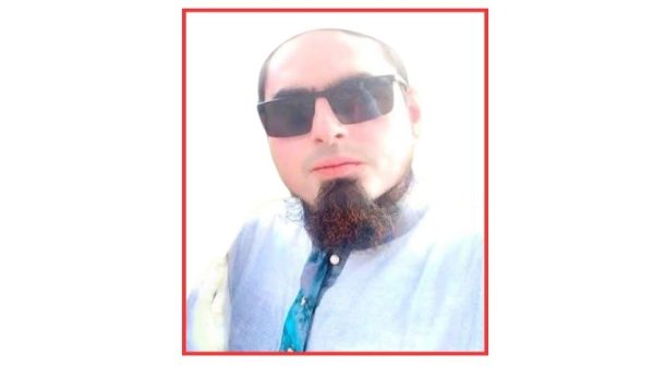 প্রধান অফিস সহকারী জাহাঙ্গীর কবির, যিনি ‘হোয়াইট (বাবু)