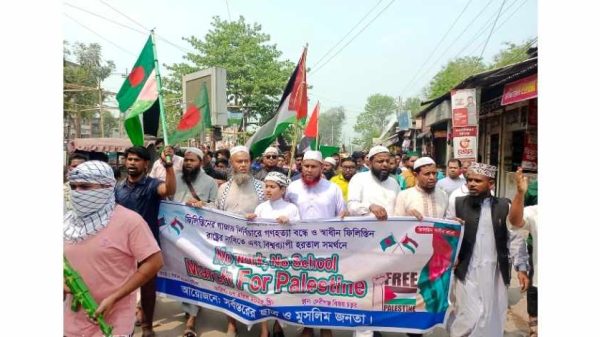 ফিলিস্তিনে হত্যার প্রতিবাদে দেবীগঞ্জে বিক্ষোভ মিছিল