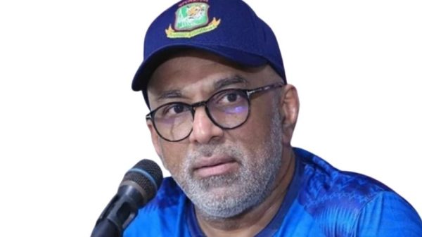 বাংলাদেশ ক্রিকেট দলের সাবেক কোচ চন্ডিকা হাথুরুসিংহে