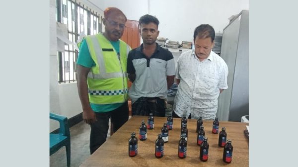 কালীগঞ্জে ফেনসিডিলসহ দুই মাদক ব্যবসায়ী গ্রেফতার