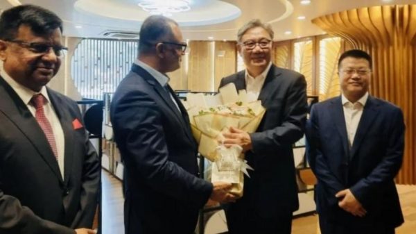 চীনের বাণিজ্যমন্ত্রী ওয়াং ওয়েনতাও ২০০ সদস্যের প্রতিনিধিদল নিয়ে বাংলাদেশ সফরে