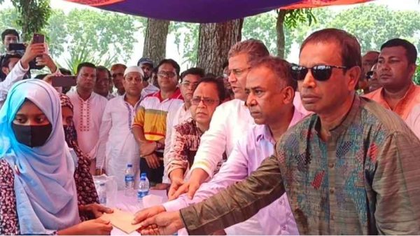 ঝিনাইদহে বজ্রপাতে নিহত কৃষক পরিবারের পাশে তারেক রহমানের মানবিক সহায়তা