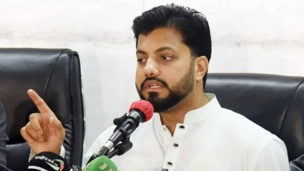 ইশরাক হোসেনের আহ্বান: বহিরাগত উপদেষ্টা ও প্রশাসকমুক্ত হোক ঢাকা সিটি করপোরেশন