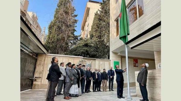 ইরানে বাংলাদেশিদের পাসপোর্ট সংগ্রহে দূতাবাস, নিরাপদ প্রত্যাবাসনের আশ্বাস