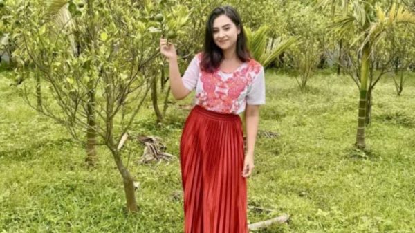 কৃষিকাজে আগ্রহী শবনম বুবলী, শুটিংয়ের ফাঁকে জানালেন ভবিষ্যৎ পরিকল্পনা