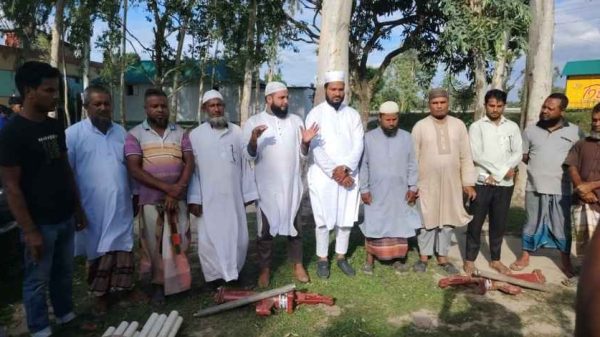 কাহারোলে জামায়াতের উদ্যোগে গরিবদের মাঝে টিউবওয়েল বিতরণ