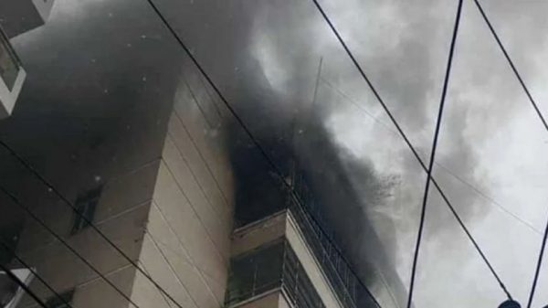 চট্টগ্রামের জামালখানে বহুতল ভবনে আগুন, ফায়ার সার্ভিসের ৭ ইউনিটে নিয়ন্ত্রণে