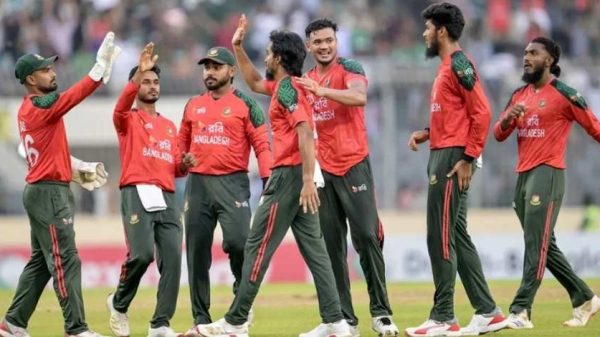 বাংলাদেশ বনাম পাকিস্তান: মোস্তাফিজের জাদুতে নাটকীয় জয়, সিরিজ বাংলাদেশের