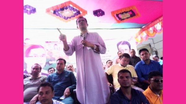 দিঘলিয়ায় বিএনপির সদস্য নবায়ন উদ্বোধন, তারুণ্যের প্রথম ভোট ধানের শীষে চাইলেন হেলাল