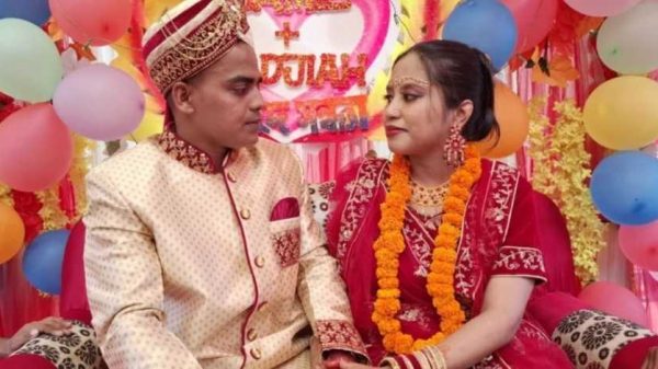 বাংলাদেশি প্রেমিকের টানে নওগাঁয় মালয়েশিয়ান তরুণীর বিয়ে