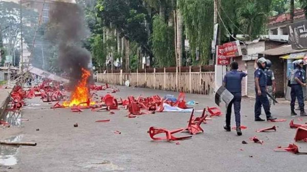 গোপালগঞ্জে এনসিপি নেতাদের গাড়িবহরে হামলা, শহরে ১৪৪ ধারা জারি