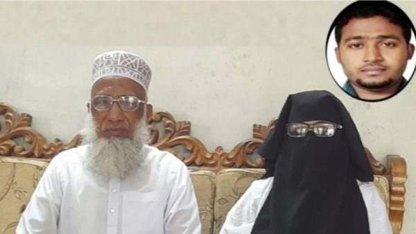 ২০১২ সালের ৪ ফেব্রুয়ারি ঢাকা থেকে কুষ্টিয়া যাওয়ার পথে নিখোঁজ হন ইসলামী বিশ্ববিদ্যালয়ের মেধাবী ছাত্র আল মুকাদ্দাস। সাড়ে ১৩ বছরেও তার খোঁজ মেলেনি। আজও বৃদ্ধ বাবা-মা অপেক্ষায় আছেন ছেলেকে ফিরে পাওয়ার আশায়।