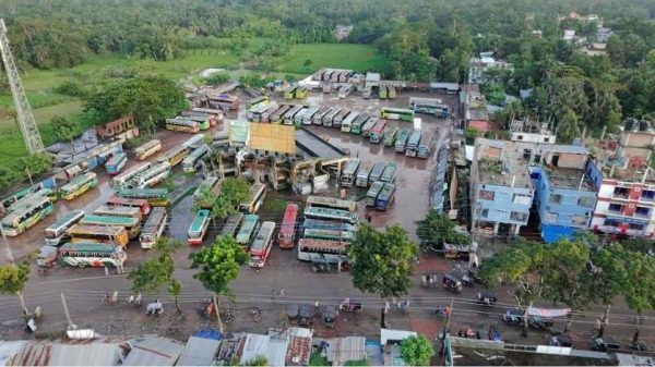 সংস্কারের অভাবে ব্যবহার অনুপযোগী পিরোজপুর বাস টার্মিনাল, চরম ভোগান্তিতে যাত্রী