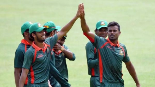 টপ এন্ড টি-টোয়েন্টি টুর্নামেন্টে দুর্দান্ত জয় পেল বাংলাদেশ ‘এ’ দল। নুরুল হাসানের নেতৃত্বে নর্দান টেরিটরিকে ২২ রানে হারিয়েছে তারা। ম্যাচসেরা হয়েছেন অধিনায়ক নুরুল হাসান।