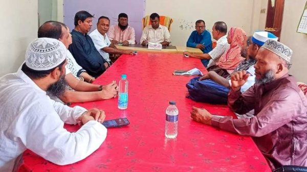 পিরোজপুরের কাউখালীতে শতভাগ জন্ম-মৃত্যু নিবন্ধন বাস্তবায়নের লক্ষ্যে উপজেলা প্রশাসন ও ইউনিয়ন পরিষদের আয়োজনে অবহিতকরণ সভা অনুষ্ঠিত হয়েছে। সভায় ইউনিয়ন পর্যায়ের চেয়ারম্যান, ইউপি সদস্য ও গ্রাম পুলিশরা অংশ নেন।