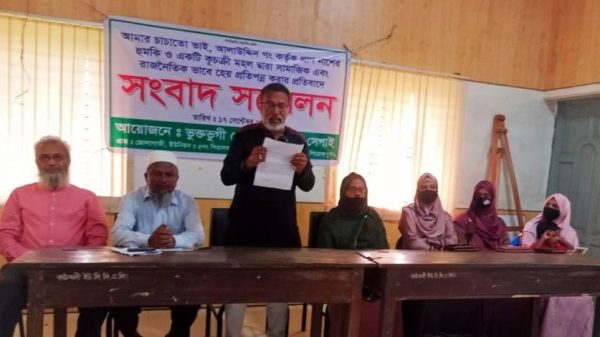পিরোজপুরের কাউখালীতে বিএনপি নেতা আলম সেপাই ও তার পরিবারকে প্রাণনাশের হুমকি দেওয়ার অভিযোগ উঠেছে চাচাত ভাই আলাউদ্দিন ও তার সহযোগীদের বিরুদ্ধে। নিরাপত্তা চান আলম সেপাই।