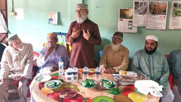 পিরোজপুরে জামায়াতে ইসলামী আয়োজিত পথসভায় প্রার্থী মাসুদ সাঈদী বলেন, বাংলাদেশে সংখ্যালঘু বলতে কিছু নেই। হিন্দু-মুসলমান-বৌদ্ধ-খ্রিস্টান সবাই সমান অধিকার নিয়ে বসবাস করবে।
