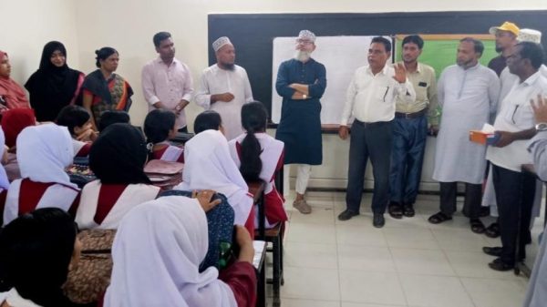 পিরোজপুর-১ আসনের জামায়াতে ইসলামী প্রার্থী মাসুদ সাঈদী শিক্ষক-শিক্ষার্থীদের সাথে মতবিনিময় সভা করেছেন। তিনি শিক্ষায় নৈতিকতা, সততা ও আদর্শের গুরুত্ব তুলে ধরেন এবং হাট-বাজারে গণসংযোগ করেন।